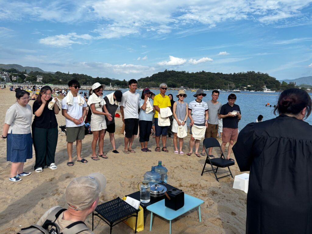 接受入會禮的12位肢體